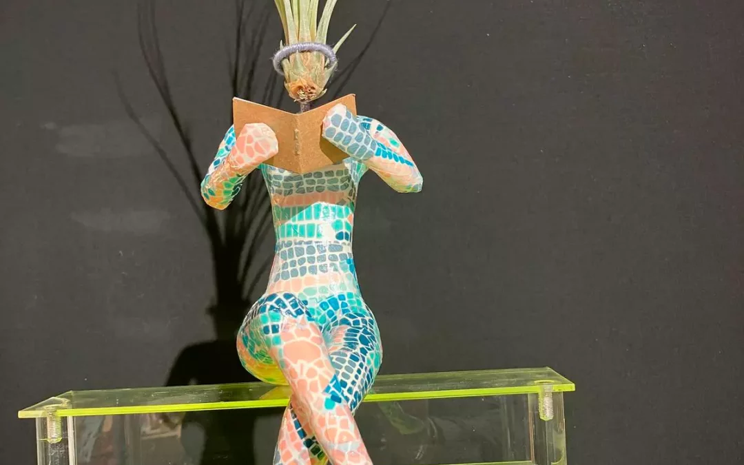 Escultura mujer Gaudí